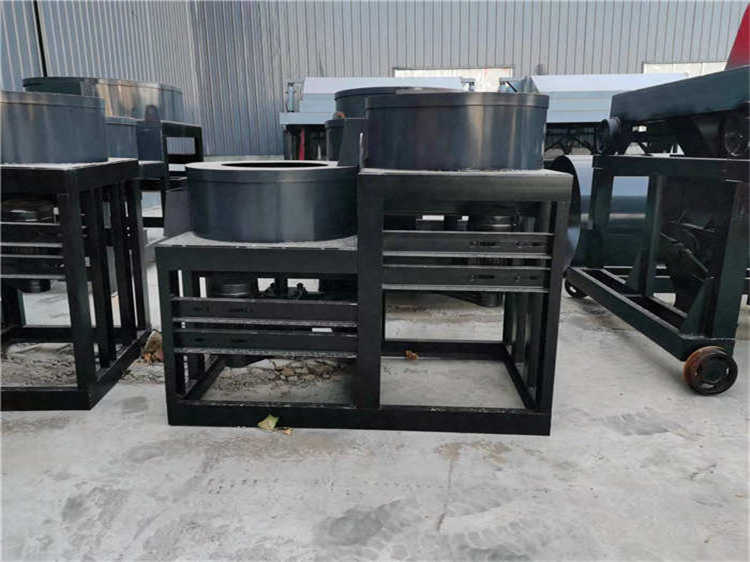 不規(guī)則肥料顆粒經過雙級拋圓機拋光后堅固有光澤