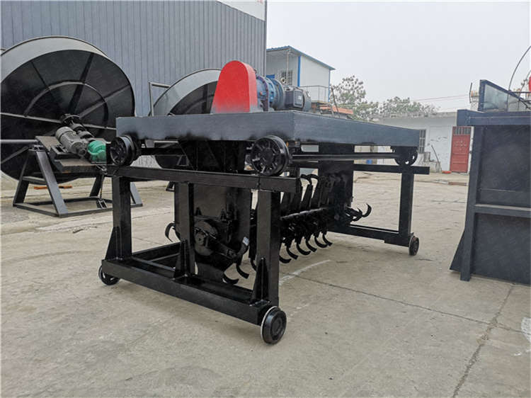 道軌式翻拋機,糟渣餅粕豬糞發酵翻堆槽式翻拋機