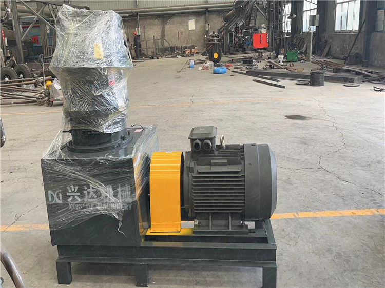 平模擠壓造粒機,雞糞制作有機肥圓柱狀肥料機,免除烘干制粒設備