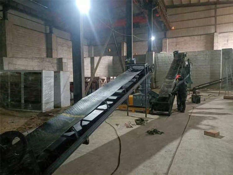 平模顆粒擠壓造粒機,有機肥柱狀肥料加工設備,雞糞污泥免烘干制粒機