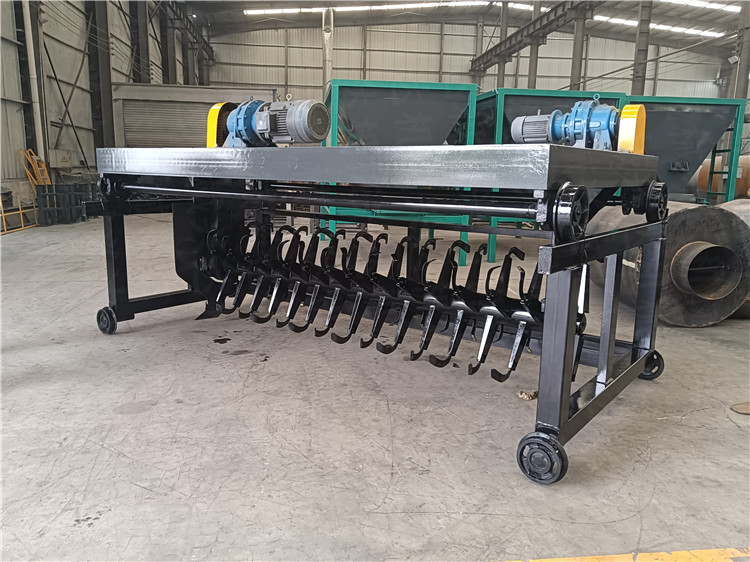 養殖場處理豬糞發酵設備,有機肥槽式翻拋機,雞糞好氧腐熟糞便翻耙機