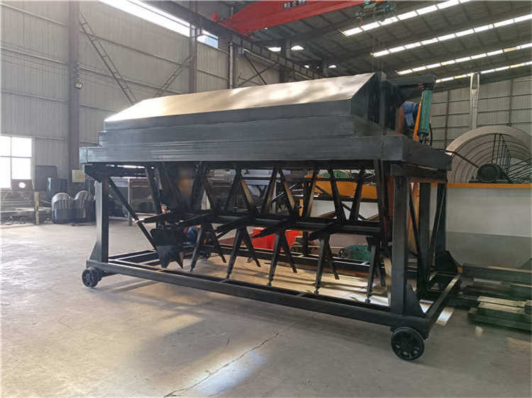 有機肥液壓槽式翻拋機,畜禽糞便均勻堆肥發(fā)酵設(shè)備,生產(chǎn)線加工翻耙設(shè)備