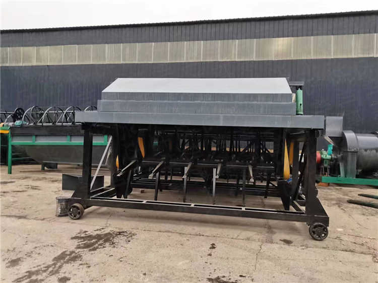 4米液壓槽式翻拋機(jī) 秸稈雞糞多槽發(fā)酵腐熟堆肥機(jī) 有機(jī)肥生產(chǎn)線設(shè)備