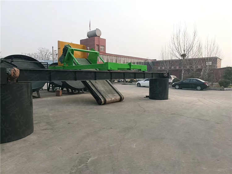 大跨度5米鏈板翻拋機(jī) 雞糞牛糞養(yǎng)殖糞污處理堆肥機(jī) 興達(dá)發(fā)酵腐熟有機(jī)肥設(shè)備