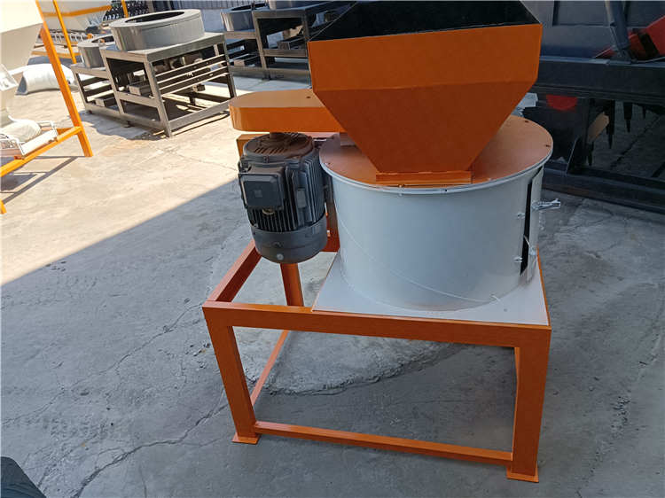 酒糟菌渣 養(yǎng)殖場(chǎng)畜禽糞便污泥有機(jī)肥立式粉碎機(jī) 興達(dá)破碎機(jī)供應(yīng)廠家