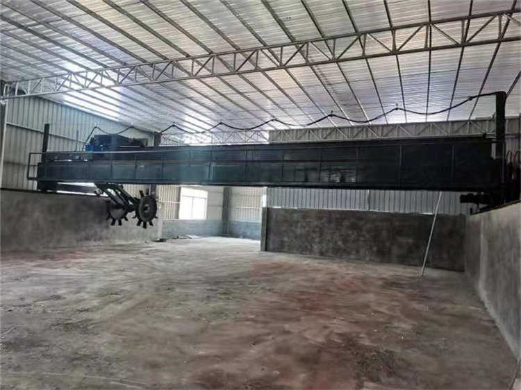 供應大型糞便發酵有機肥設備  輪盤翻拋機 大跨度堆肥雞糞羊糞處理機