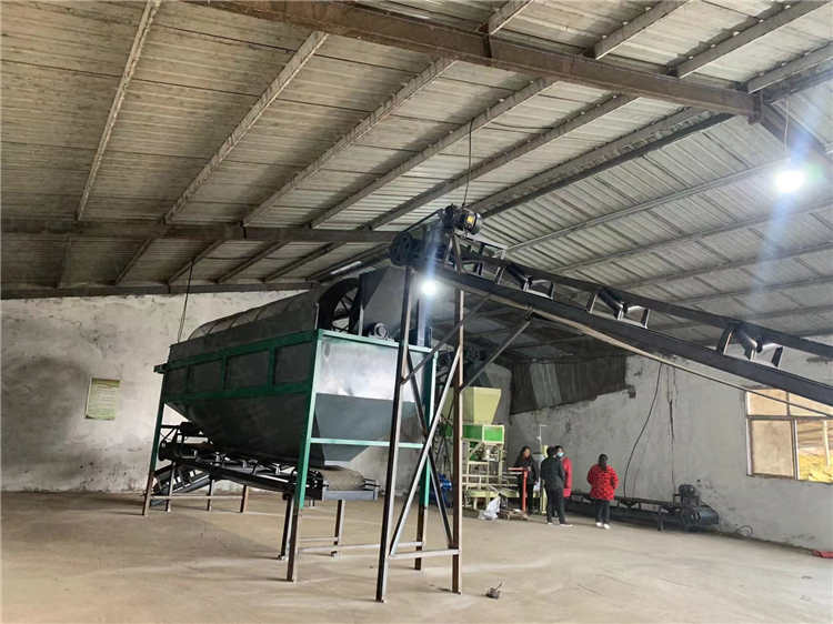 定制小型粉狀有機肥生產(chǎn)線配套設備 羊糞有機肥滾筒篩分機 自動化效率高